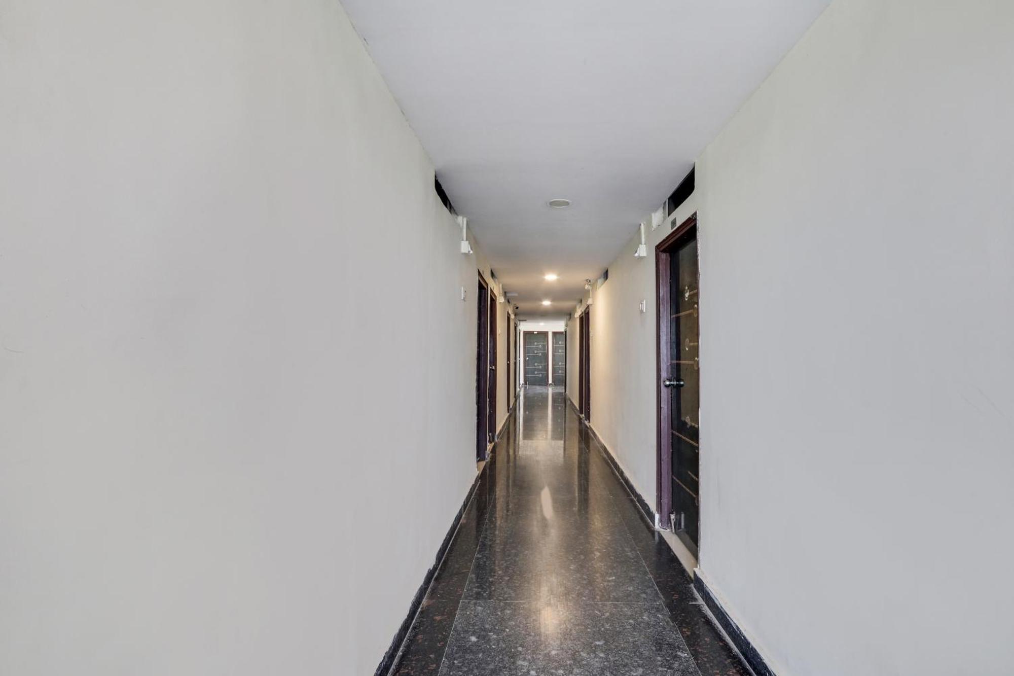 Hotel O Grand Hotel And Lodge Sangareddy Dış mekan fotoğraf